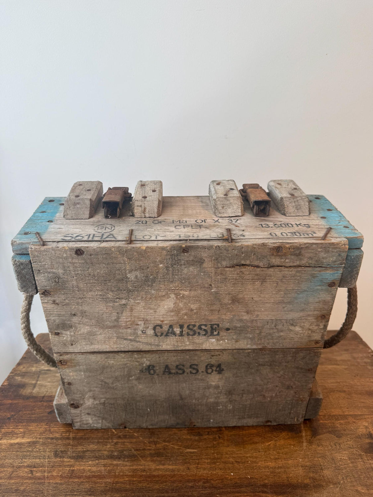 Caisse de munitions militaire en bois
