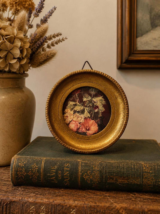 Mini cadre rond doré – Bouquet de fleurs vintage – Petite décoration murale florale – Cadre ancien