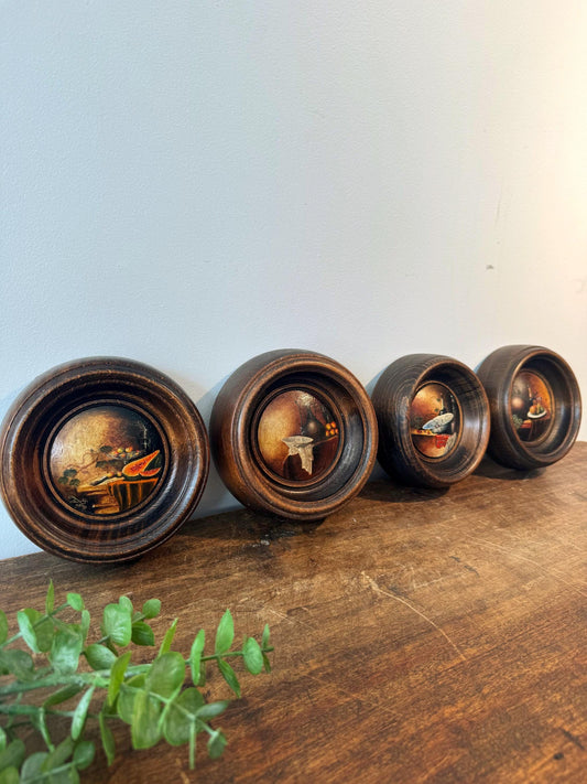 Petits tableaux ronds vintage – Lot de 4 miniatures peintes sur bois- Natures mortes – Art populaire polonais – Décoration murale