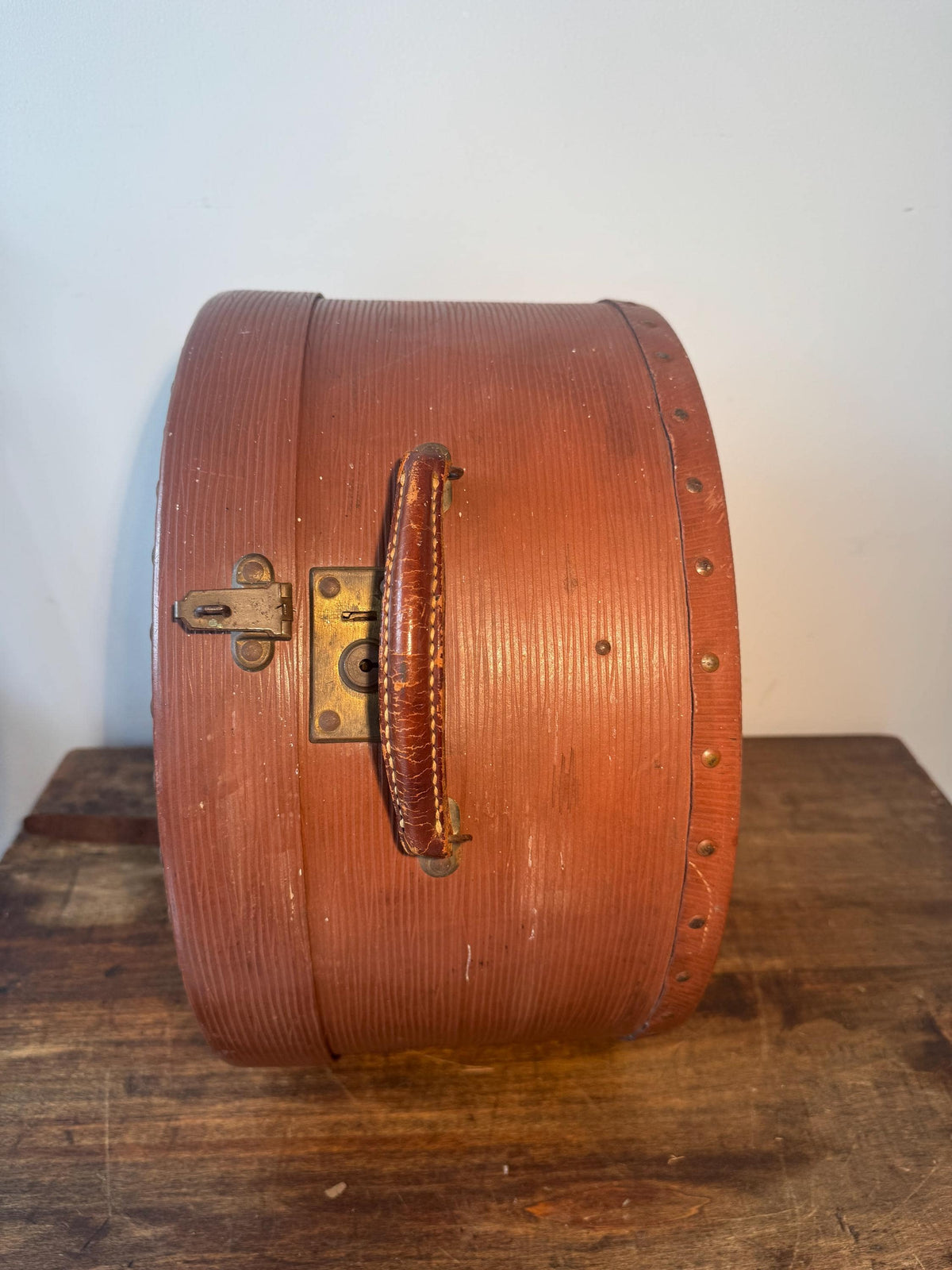 Boîte à chapeau ancienne ronde – Valise à chapeau vintage – Boîte de voyage ancienne – Déco brocante