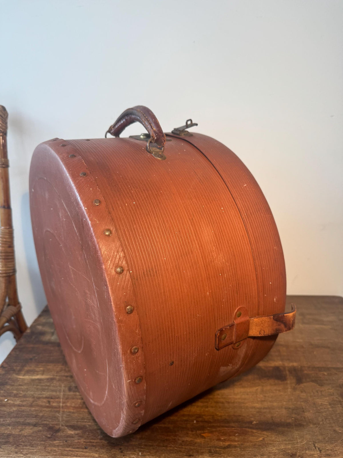 Boîte à chapeau ancienne ronde – Valise à chapeau vintage – Boîte de voyage ancienne – Déco brocante