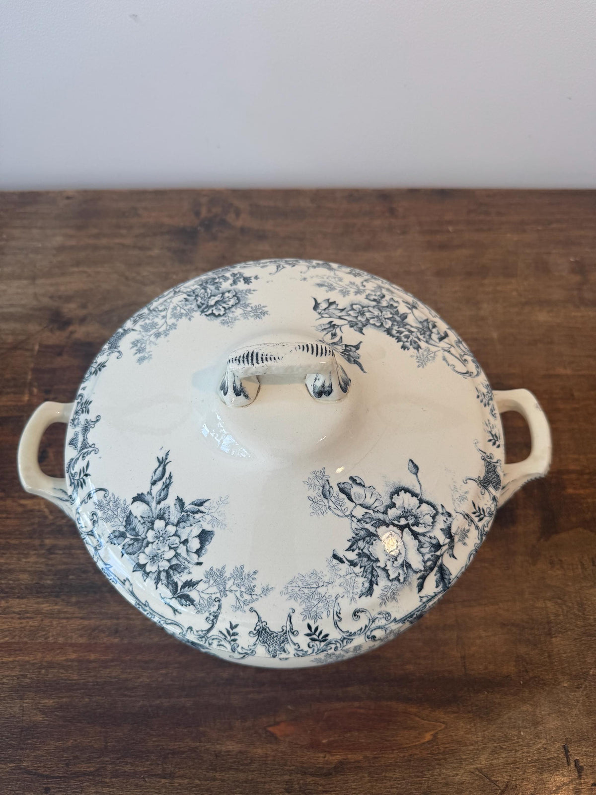 Soupière ancienne décor floral bleu et blanc