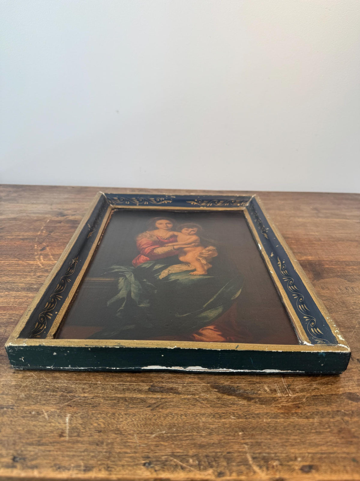Tableau ancien Vierge à l’Enfant – cadre bois peint bleu et doré – art religieux vintage