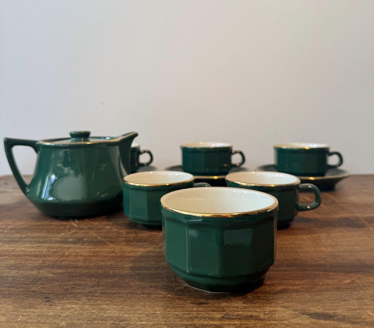 Service à café vintage Revol – Céramique vert foncé et doré – Vaisselle française