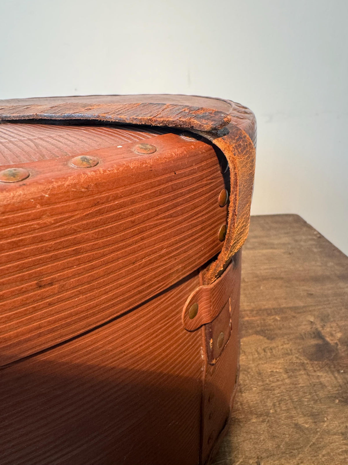 Boîte à chapeau ancienne ronde – Valise à chapeau vintage – Boîte de voyage ancienne – Déco brocante