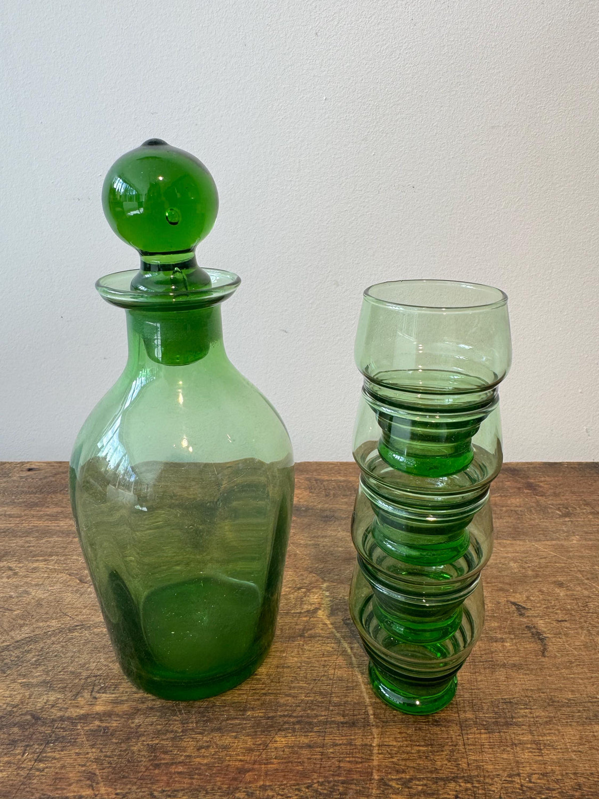 Service à liqueur vintage en verre vert – Petite carafe 30 cl avec 4 verres – Verrerie rétro – Service apéritif