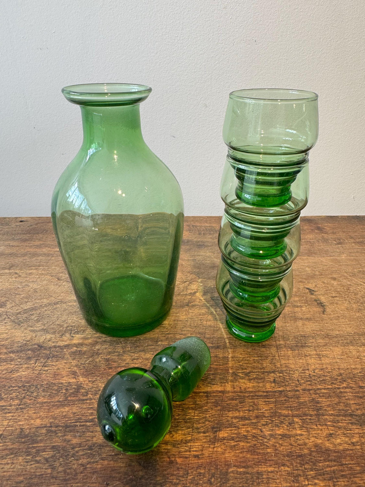 Service à liqueur vintage en verre vert – Petite carafe 30 cl avec 4 verres – Verrerie rétro – Service apéritif