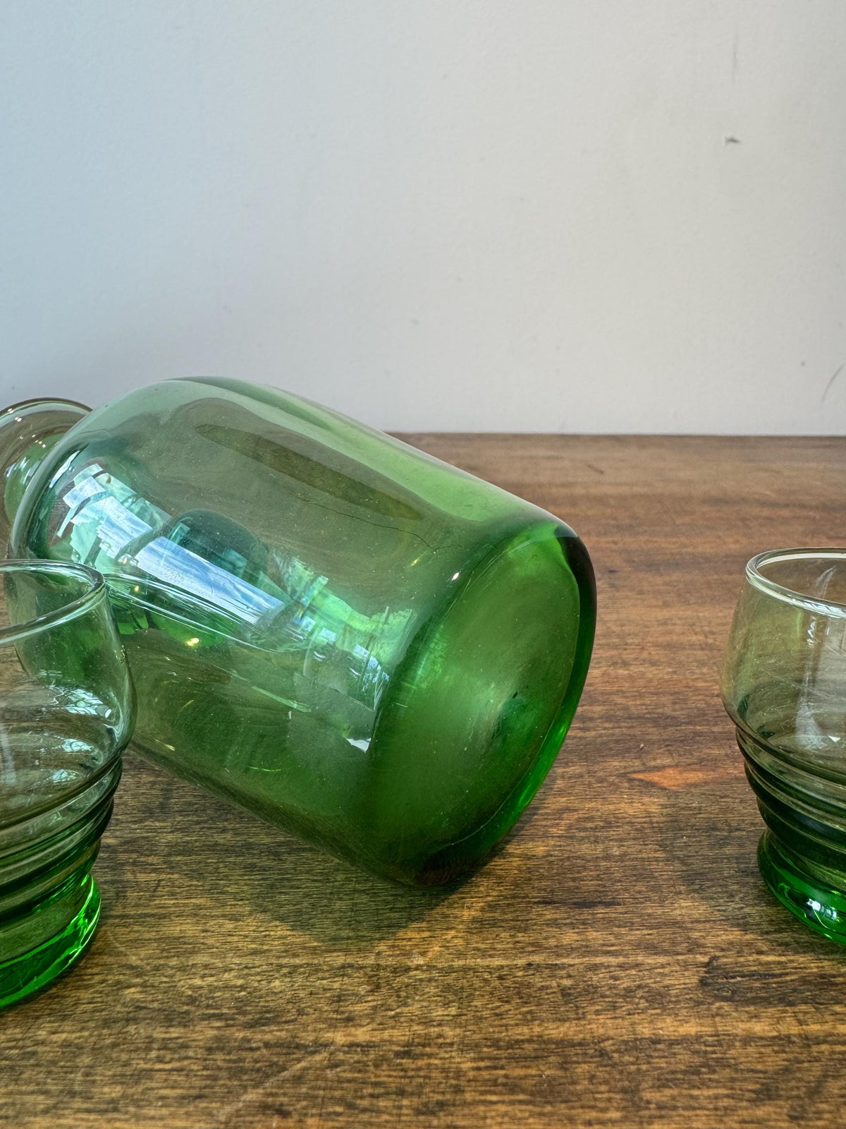 Service à liqueur vintage en verre vert – Petite carafe 30 cl avec 4 verres – Verrerie rétro – Service apéritif